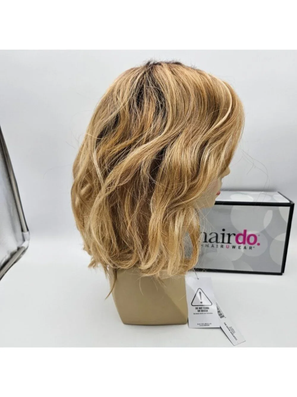 Hairdo Wig Courtside Waves Rooted Ginger Blonde/Med Gold Blonde SS25 Average NWT